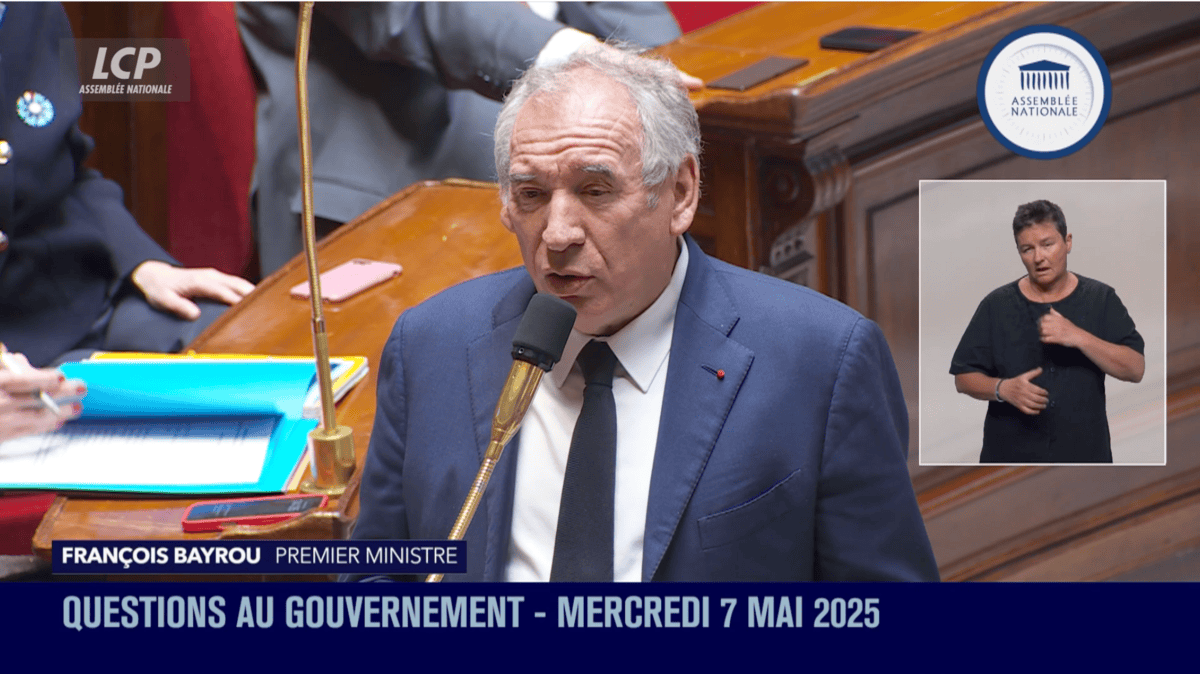 Code noir : Bayrou promet d'engager une démarche d'abrogation