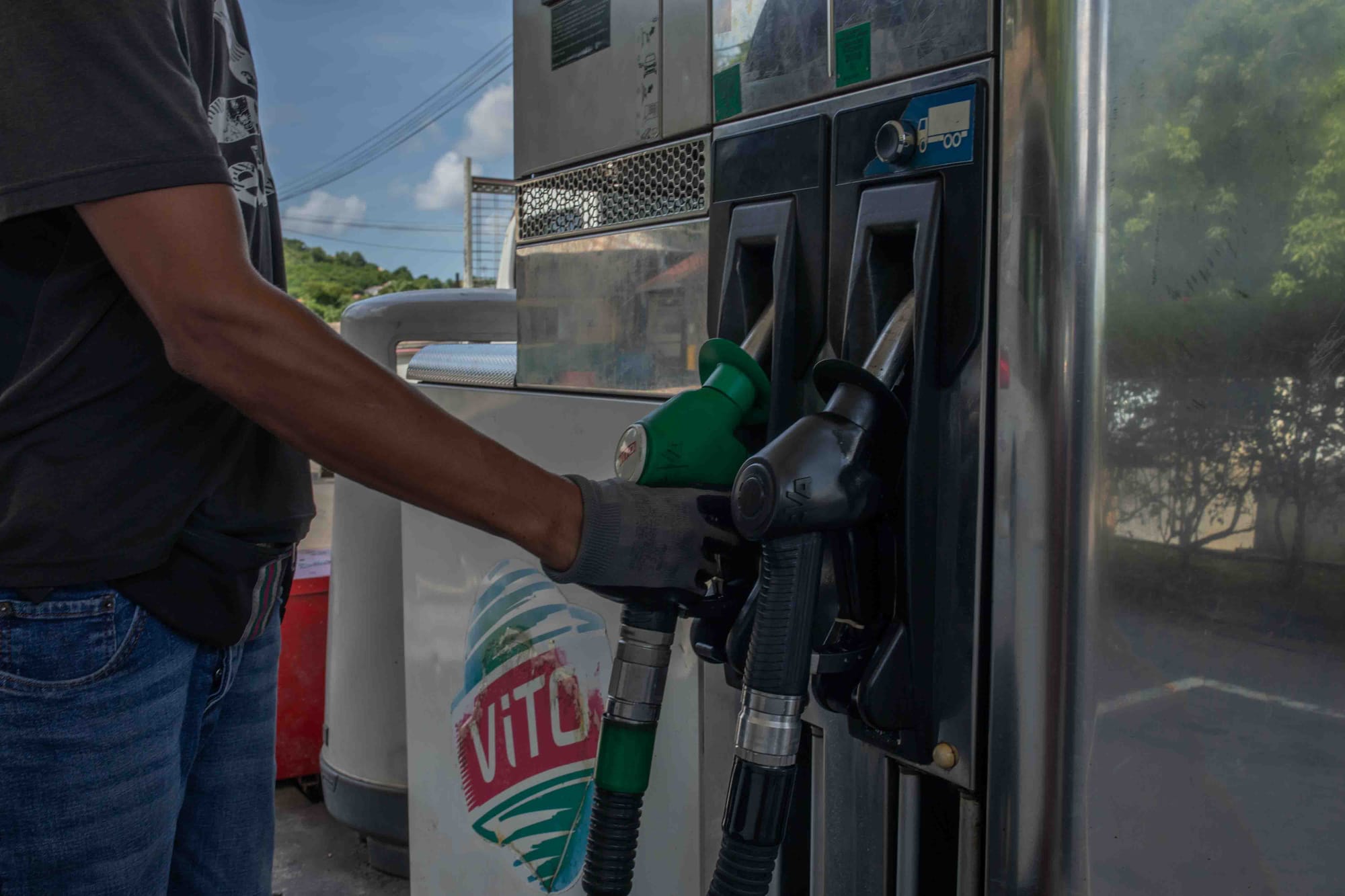 Hausse du prix des carburants et annonces de mesures de soutien
