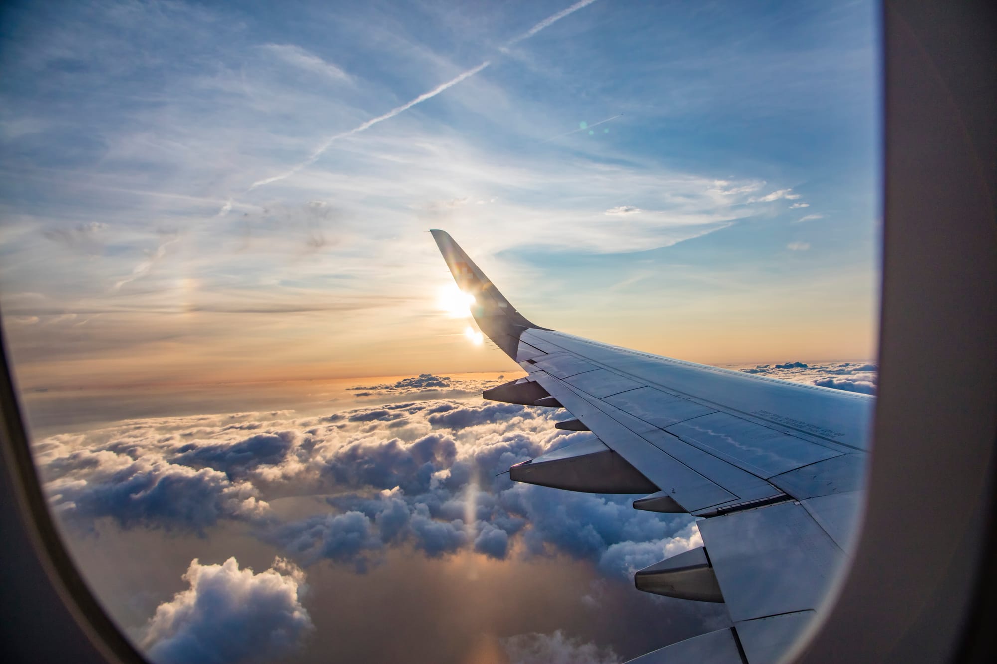 Baisse de 65 % de la taxe sur les billets d'avion : la Guyane et les outre-mer toujours exclus du dispositif