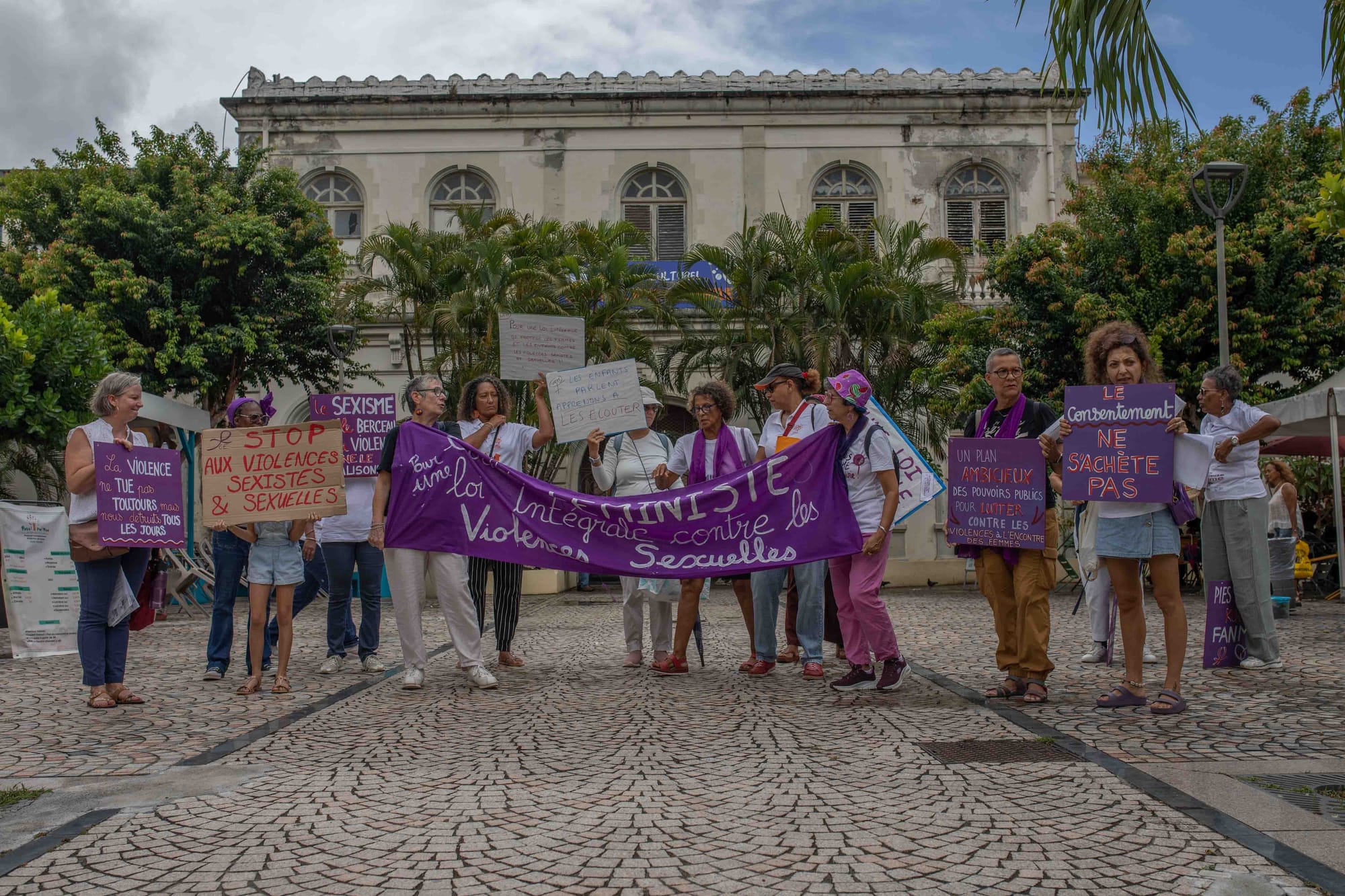 Une mobilisation martiniquaise en soutien au mouvement national contre les VSS