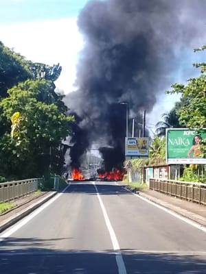 Guadeloupe : une semaine de violences, d’accalmie et de dialogue avorté