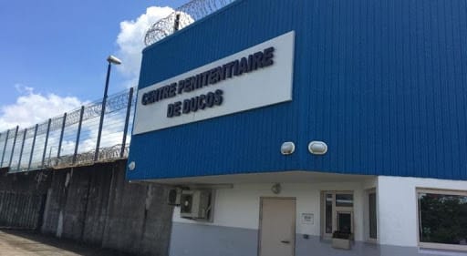 Ducos : les surveillants du centre pénitentiaire bloquent l'établissement, la chaîne pénale à l'arrêt